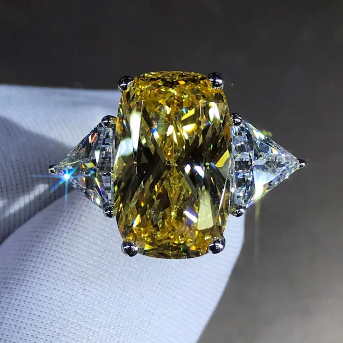 Rings Leyloon Jewelry 6 Carat Elongated Cushion Cut Moissanite Ring Vivid Yellow VVS 4 Claw Basket Beadset Rings Leyloon Jewelry 6 Carat Elongated Cushion Cut Moissanite Ring Vivid Yellow VVS 4 Claw Basket Beadset