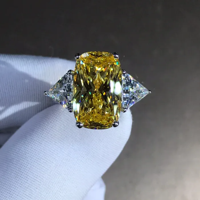 Rings Leyloon Jewelry 6 Carat Elongated Cushion Cut Moissanite Ring Vivid Yellow VVS 4 Claw Basket Beadset