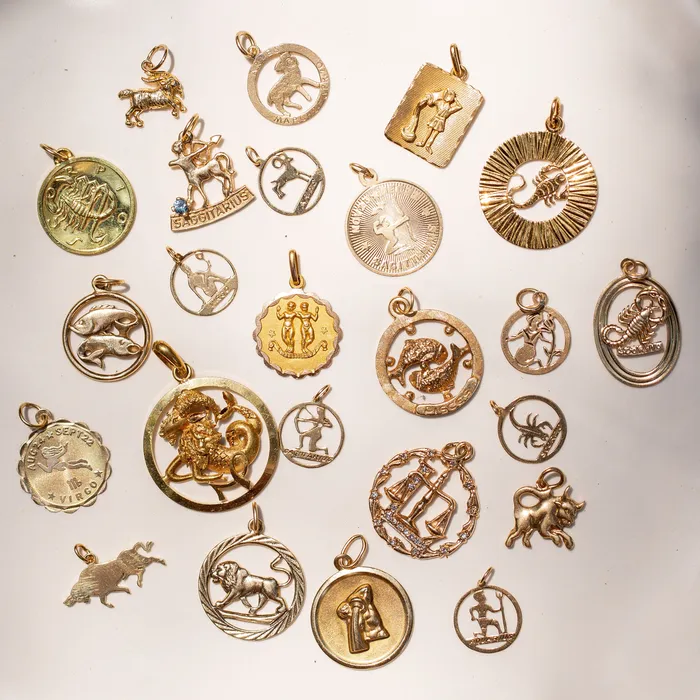 Vintage Earrings Sagittarius 14k Gold Zodiac Charm