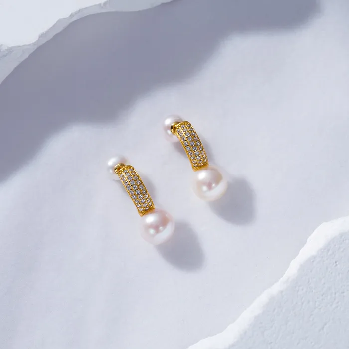 Earrings Pearly Lustre Elegant Freshwater Pearl Earrings WE00624