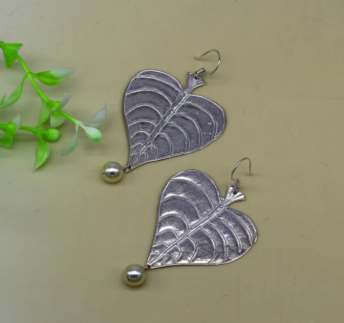 Earrings TRIBAL ORNAMENTS 925 sterling silver handmade peepal tree leaf earring with pretty hanging pearl excellent customized hoops earring summer collection ear490