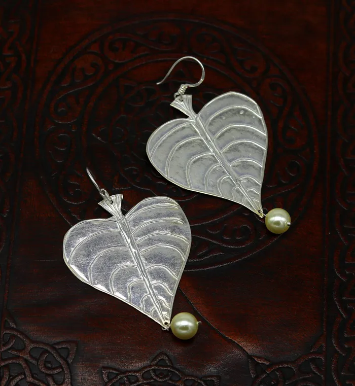 Earrings TRIBAL ORNAMENTS 925 sterling silver handmade peepal tree leaf earring with pretty hanging pearl excellent customized hoops earring summer collection ear490