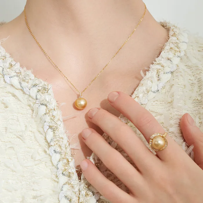 Necklaces Pearly Lustre 18K Solid Gold South Sea Golden Pearl Necklace KN00240