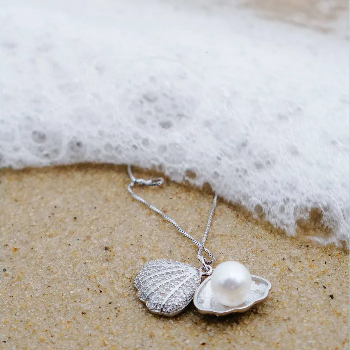 Necklaces Wonderland Freshwater Pearl Necklace WN00062 Pearly Lustre