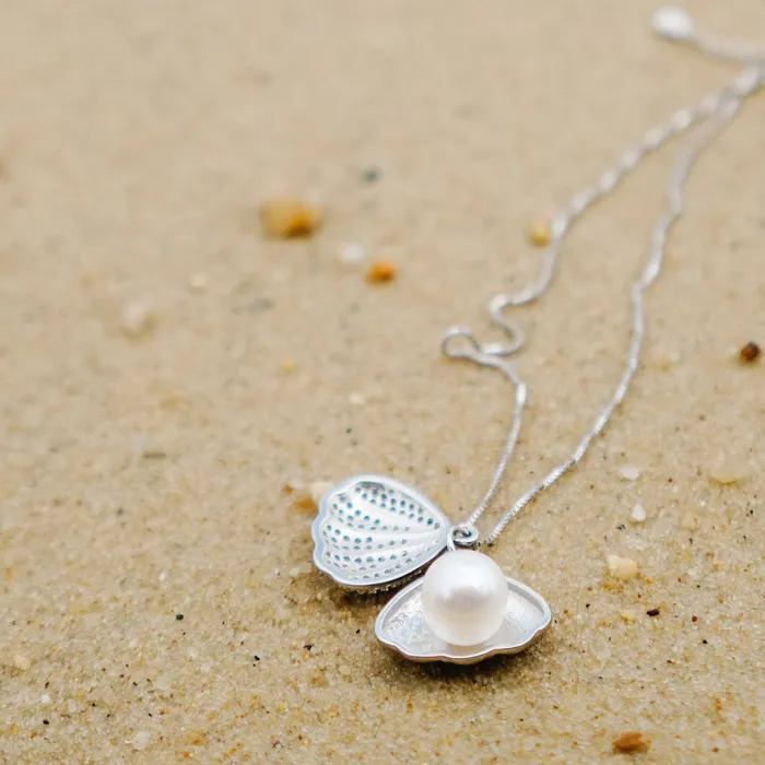 Necklaces Wonderland Freshwater Pearl Necklace WN00062 Pearly Lustre