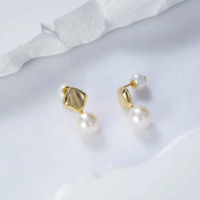 Pearly Lustre Earrings Elegant Freshwater Pearl Earrings WE00718