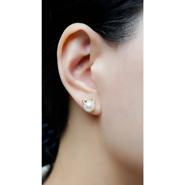 Pearly Lustre Earrings Wonderland Freshwater Pearl Earrings WE00060