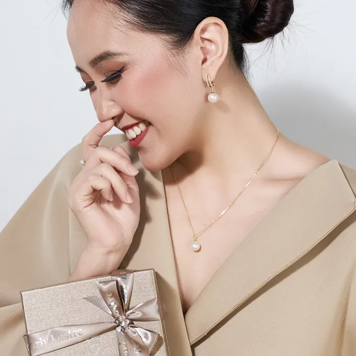Pearly Lustre Necklaces 18K Solid Gold Freshwater Pearl Necklace KN00096
