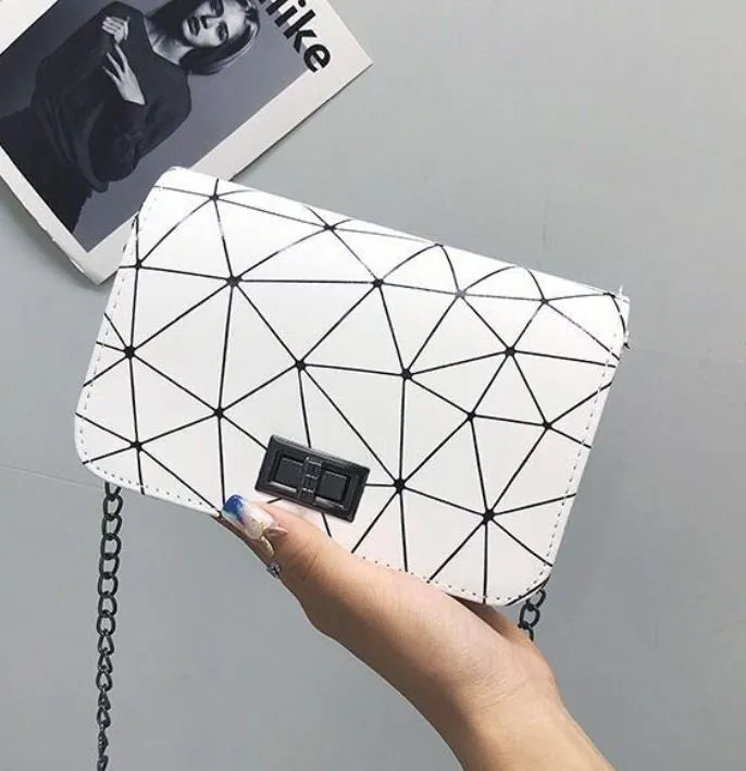 polly Rings PB154 White Geometric Design Shoulder Bag