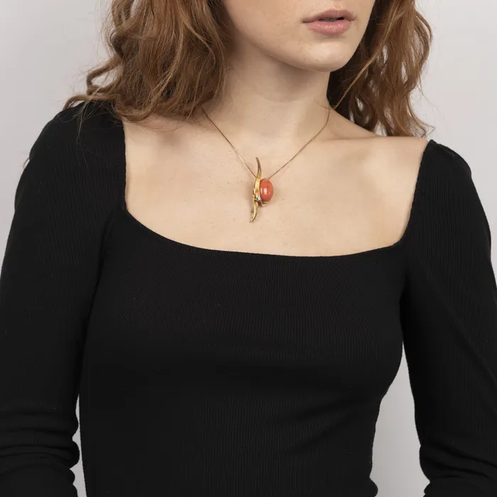 PreOwned Coral and Diamond Brooch STORE 5a Necklaces