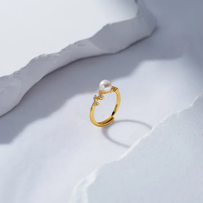 Rings Pearly Lustre Elegant Freshwater Pearl Ring WR00204