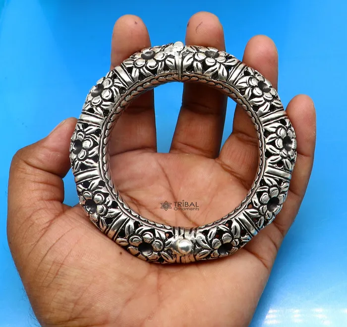 TRIBAL ORNAMENTS 925 sterling silver handmade fabulous flower work vintage chitai work Cultural bangle bracelet kada excellent traditional jewelry nsk689 Bracelets