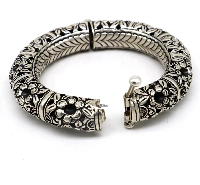 TRIBAL ORNAMENTS 925 sterling silver handmade fabulous flower work vintage chitai work Cultural bangle bracelet kada excellent traditional jewelry nsk689 Bracelets