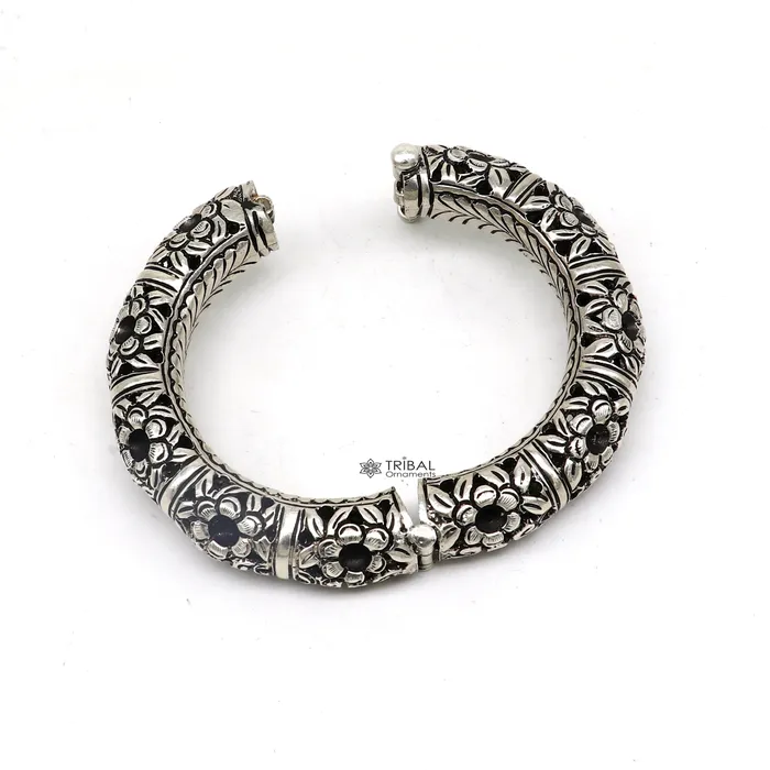 TRIBAL ORNAMENTS 925 sterling silver handmade fabulous flower work vintage chitai work Cultural bangle bracelet kada excellent traditional jewelry nsk689 Bracelets