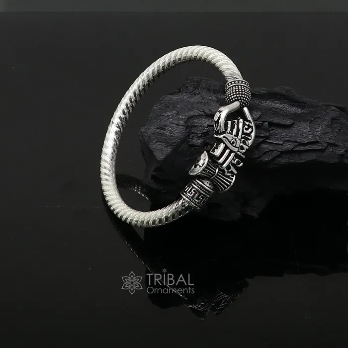 TRIBAL ORNAMENTS Bracelets Handmade Sterling silver Lord Shiva Trident Kada Mahakal bracelet Rudraksh bracelet customized babhubali bangle kada giftig jewelry nsk696 TRIBAL ORNAMENTS Bracelets Handmade Sterling silver Lord Shiva Trident Kada Mahakal bracelet Rudraksh bracelet customized babhubali bangle kada giftig jewelry nsk696