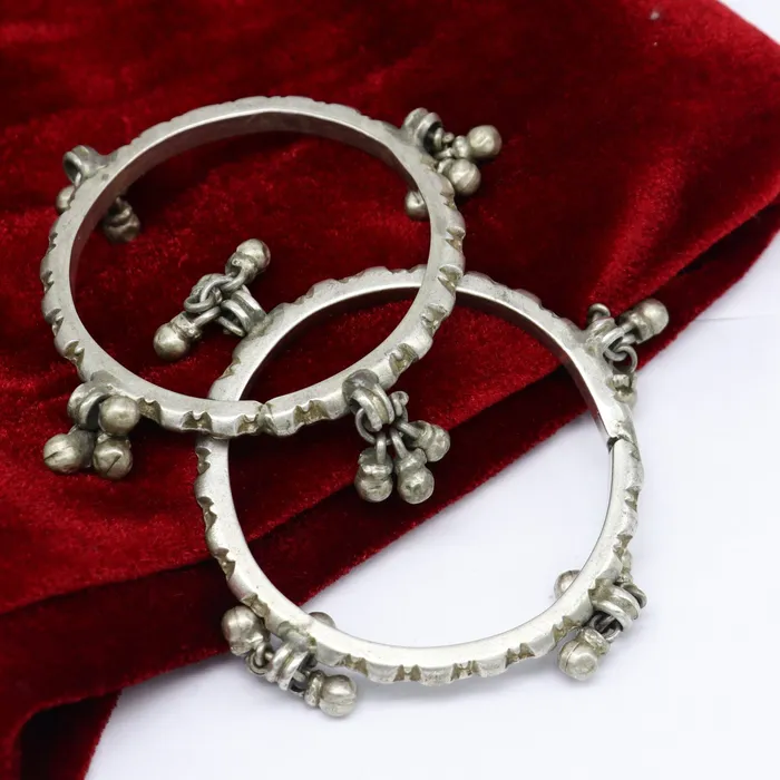 TRIBAL ORNAMENTS Bracelets Solid silver handmade vintage antique traditional banjara bangle bracelet with jingling bells indian ethnic tribal bangles for girls sba23