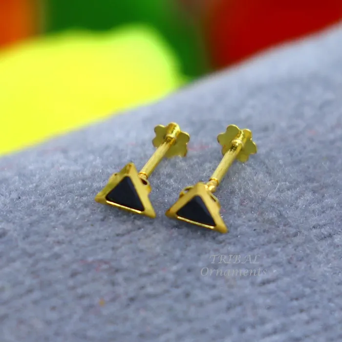 TRIBAL ORNAMENTS Earrings 4mm 18kt yellow gold handmade single stone Triangle shape stud earring cartilage earring customized unisex screw back stud jewelry er150