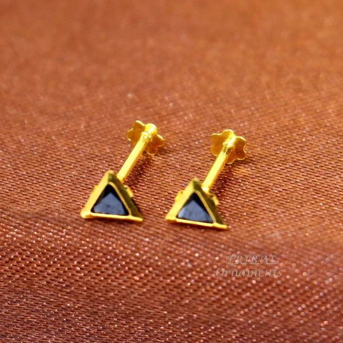 TRIBAL ORNAMENTS Earrings 4mm 18kt yellow gold handmade single stone Triangle shape stud earring cartilage earring customized unisex screw back stud jewelry er150