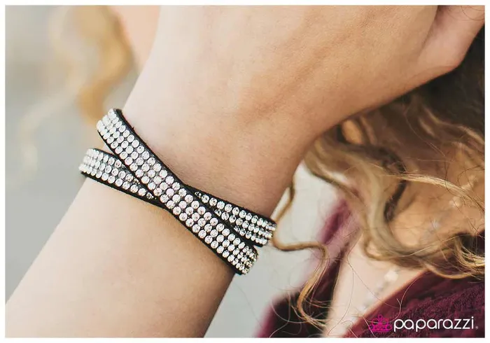 Bracelets Paparazzi Jewelry Paparazzi Bracelet Glitter In My Veins Black