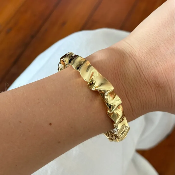 Croghans 18K Yellow Gold Italian Ribbon Bangle PreStyled Sets