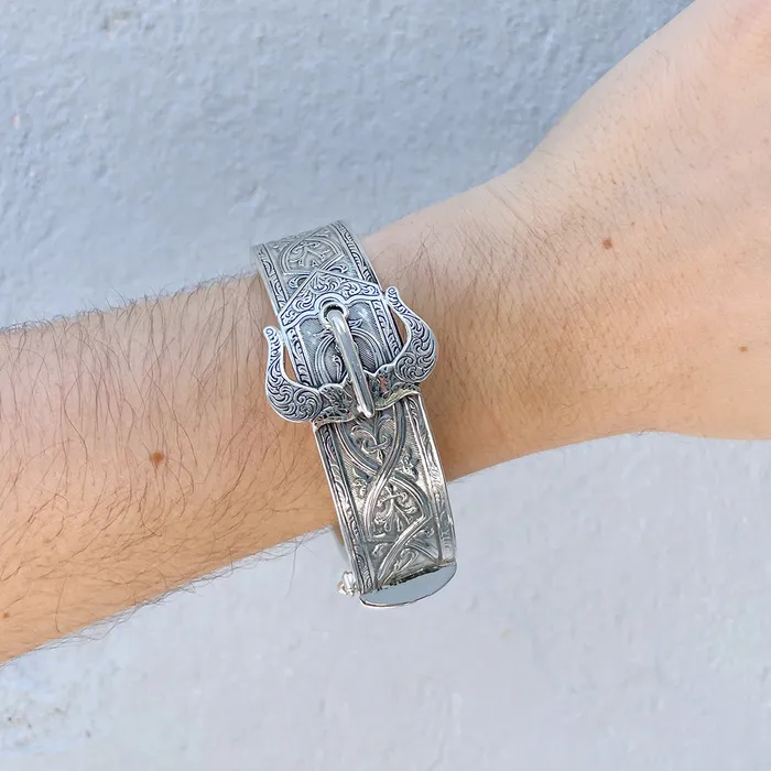 Croghans Rings Sterling Silver Engraved Hinged Buckle Cuff