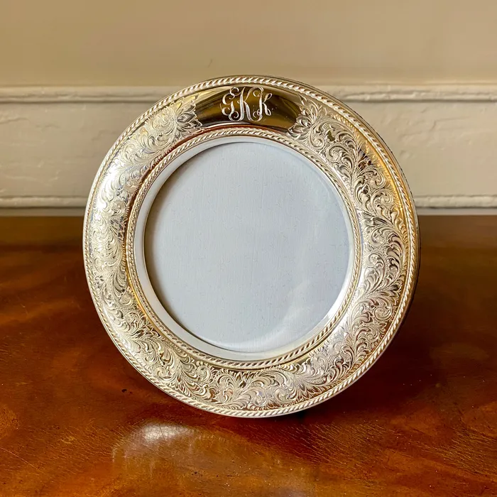 Croghans Rings Sterling Silver Nostalgia Round Picture Frame