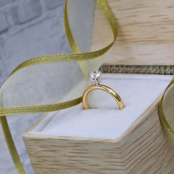 Diamond Source NYC Rings Yellow Gold Solitaire Engagement Ring with Natural Round Diamond ENG2505