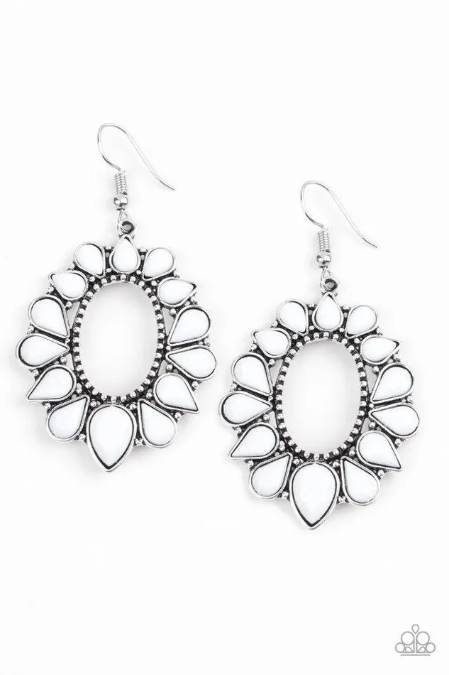Earrings Paparazzi Jewelry Paparazzi Earring Fashionista Flavor White