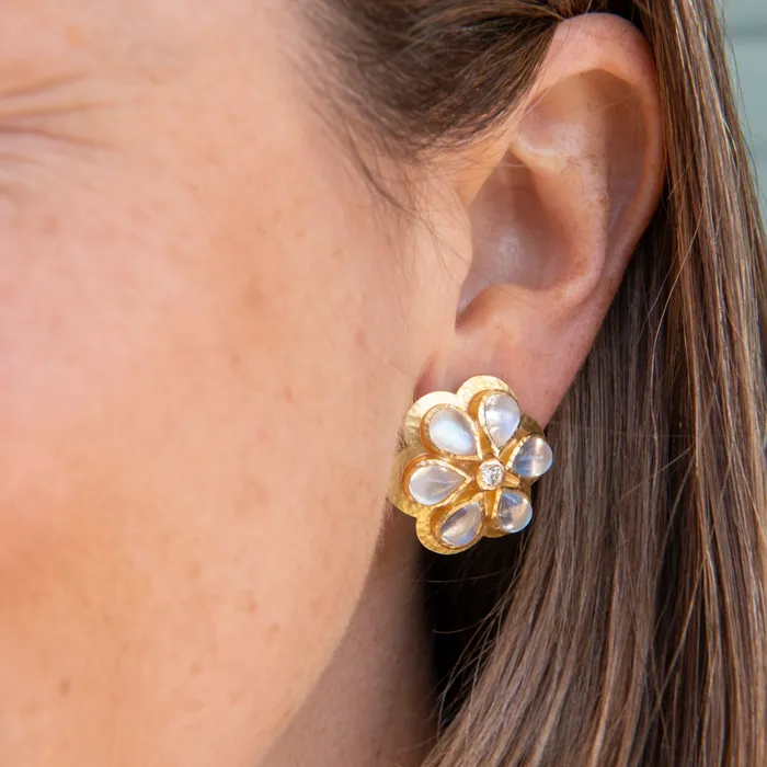 Elizabeth Locke Moonstone Daisy Earrings Elizabeth Locke Earrings