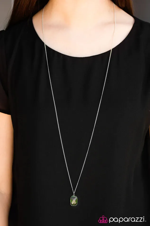 Necklaces Paparazzi Jewelry Paparazzi Necklace GLASSY Lady Green