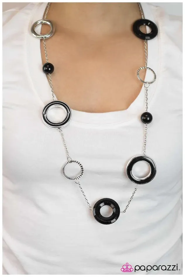 Necklaces Paparazzi Jewelry Paparazzi Necklace The Ringleader Black