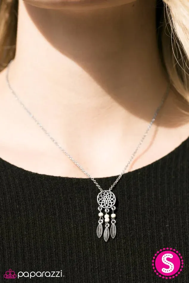 Necklaces Paparazzi Necklace I Must Be Dreaming White Paparazzi Jewelry