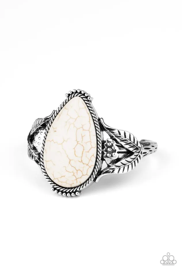 Paparazzi Jewelry Bracelets Paparazzi Bracelet Blooming Oasis White