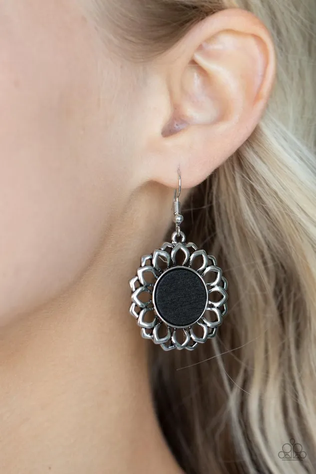 Paparazzi Jewelry Earrings Paparazzi Earring Farmhouse Fashionista Black