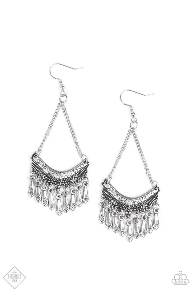 Paparazzi Jewelry Earrings Paparazzi Earring In ROGUE Silver