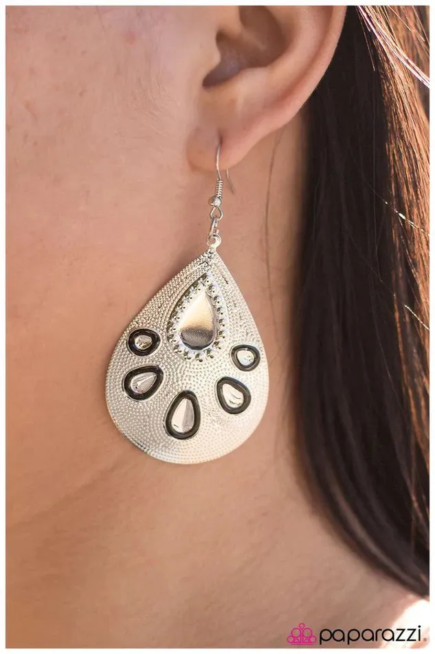 Paparazzi Jewelry Earrings Paparazzi Earring Proud As A Peacock Black