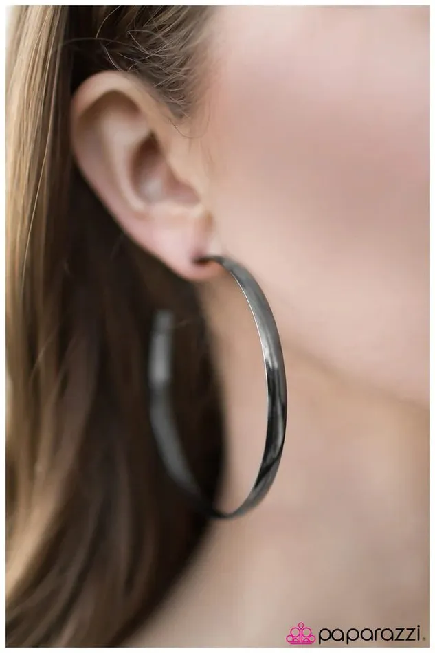 Paparazzi Jewelry Earrings Paparazzi Earring The Comeback Kid Black