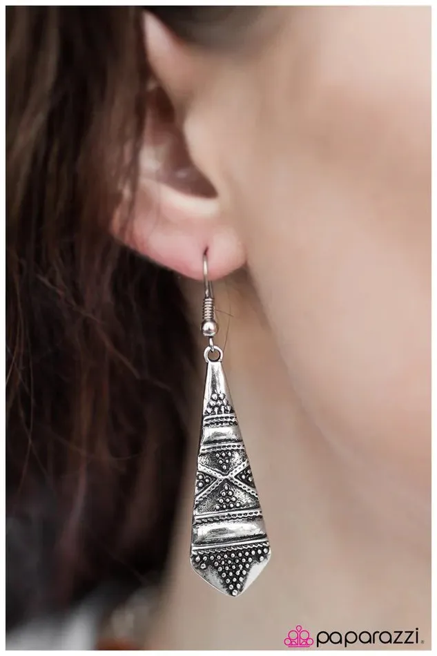 Paparazzi Jewelry Earrings Paparazzi Earring The Islander Silver