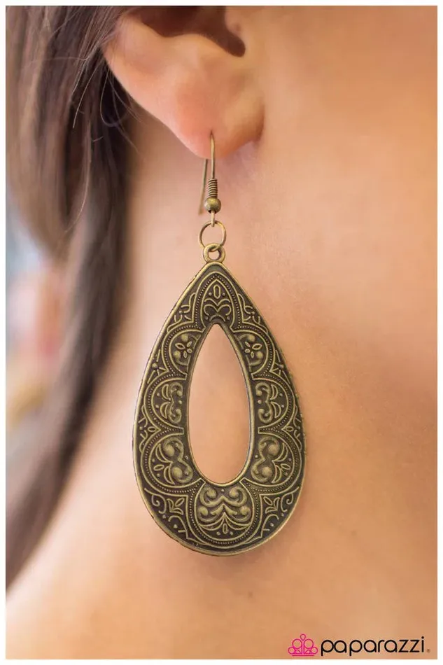 Paparazzi Jewelry Earrings Paparazzi Earring When I Dip You Dip Brass