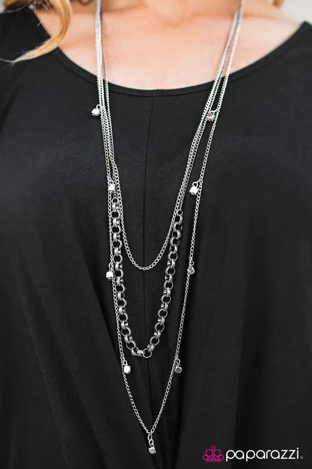 Paparazzi Jewelry Necklaces Paparazzi Necklace Gettin Down and Dirty Silver
