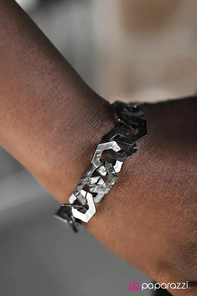 Paparazzi Jewelry Paparazzi Bracelet HEX Marks The Spot Black Bracelets