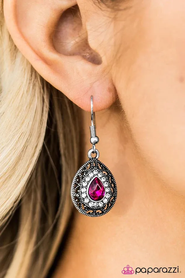 Paparazzi Jewelry Paparazzi Earring Falling In LOUVRE With You Pink Earrings