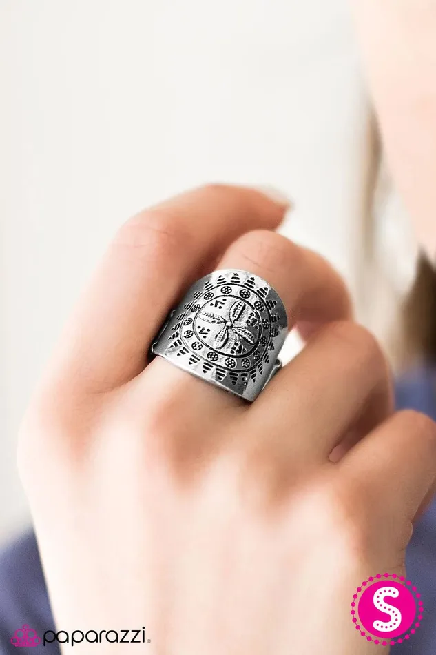 Paparazzi Jewelry Rings Paparazzi Ring Summer Hideaway Silver
