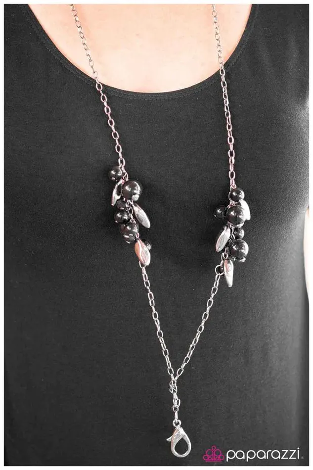 Paparazzi Necklace Hooked On A Feeling Black Paparazzi Jewelry Necklaces