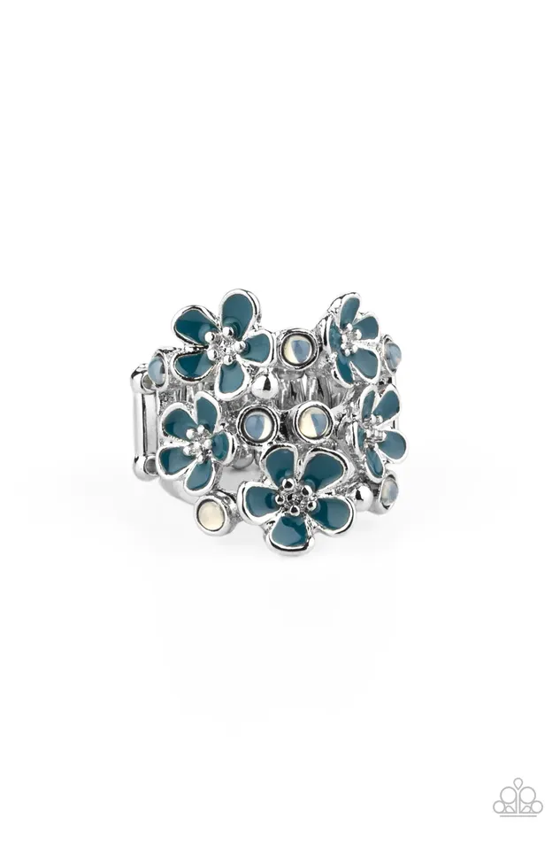 Paparazzi Ring Blooming Banquet Blue Paparazzi Jewelry Rings