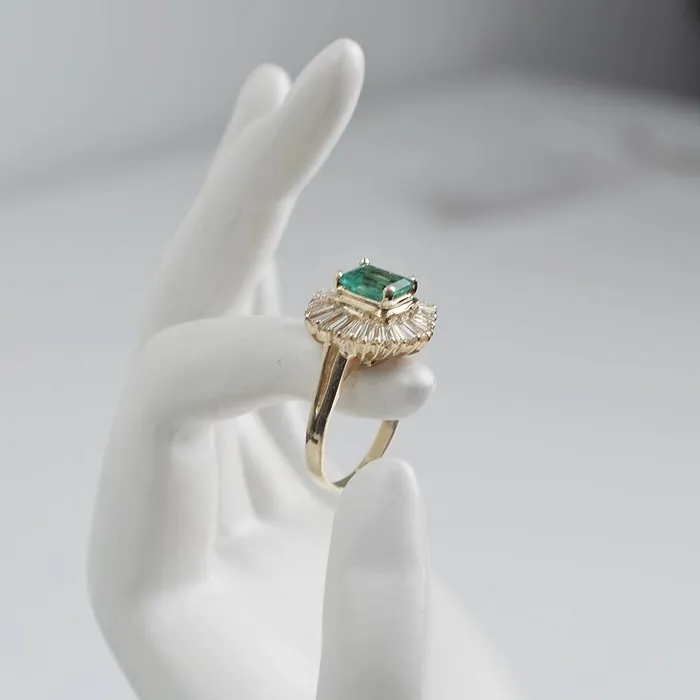 Rings Diamond Source NYC 200 ct Green Emerald Fashion Ring in 14k Yellow Gold RN172000