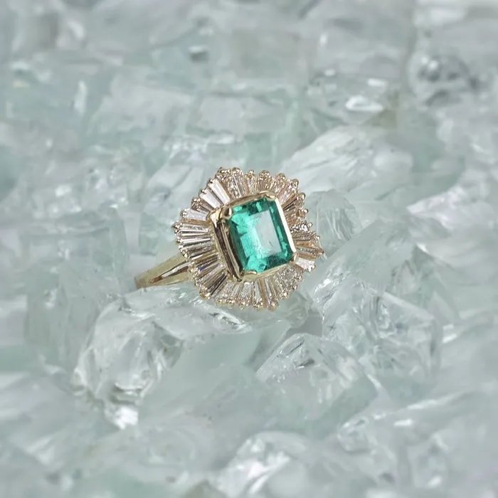 Rings Diamond Source NYC 200 ct Green Emerald Fashion Ring in 14k Yellow Gold RN172000