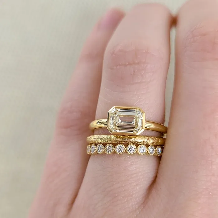 Single Stone Single Stone 18K Yellow Gold Mini Gabby Band Rings